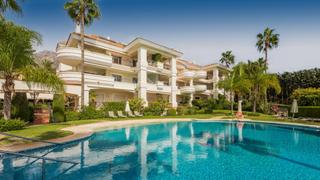 Apartament a Sierra Blanca. Apartamento de lujo reformado de 3 dormitorios y 2 baños con vis