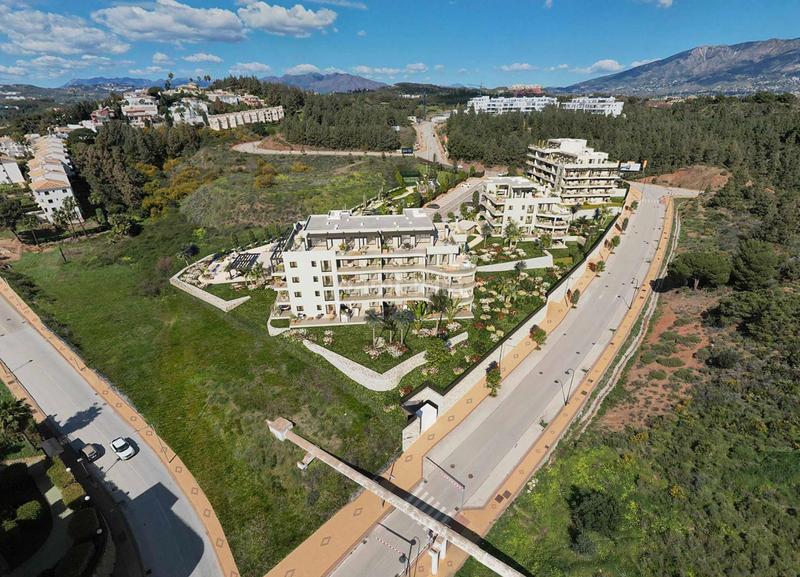 Foto b09ec369-2e31-4dfb-b109-24eb39d91a40. Piano terra con riscaldamento parcheggio piscina in Mijas