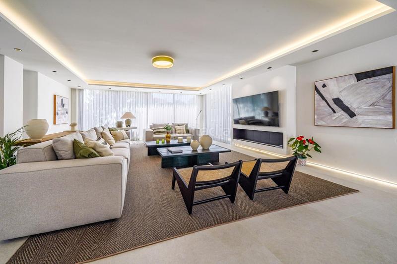 Foto 693f466e-d4d2-4b45-b493-ecf3319cf3ba. Xalet amb calefacció aparcament piscina a La Dama de Noche - La Alzambra Marbella