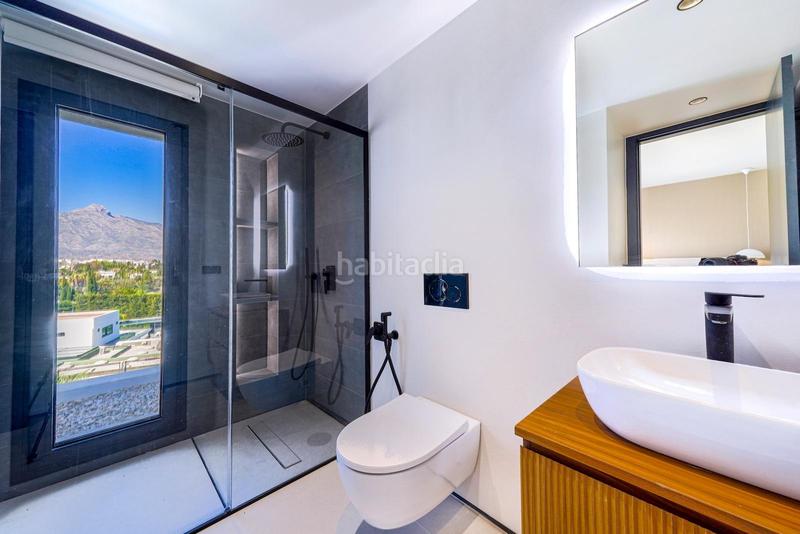 Foto cf4d64e6-e15d-4b55-a92a-d25137606b8b. Xalet amb calefacció aparcament piscina a La Dama de Noche - La Alzambra Marbella