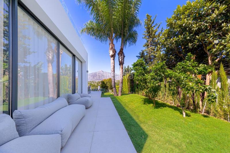 Foto ee2ef038-8157-45b1-ae0b-66ddb37be125. Xalet amb calefacció aparcament piscina a La Dama de Noche - La Alzambra Marbella