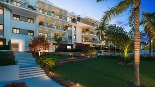 Planta baixa a Puerto de Estepona. Apartamento planta baja de 2 dormitorios, 2 baños en estepona ce