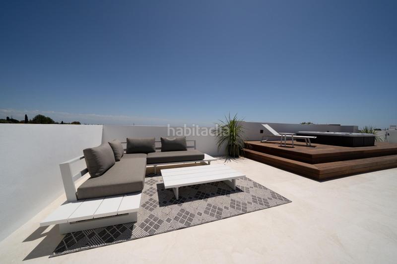 Foto 2f6b0364-dfa8-4503-b7eb-e9b0347be217. Chalet villa de lujo 5 dormitorios y 6 baños con vistas al mar en la milla de oro, en Marbella