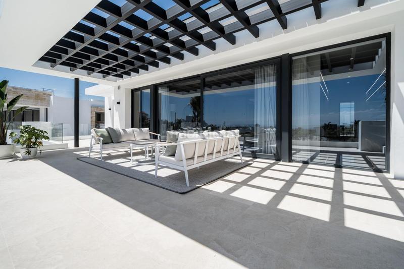 Foto bf488924-bf21-450c-9c6e-707dfbe4486a. Chalet villa de lujo 5 dormitorios y 6 baños con vistas al mar en la milla de oro, en Marbella
