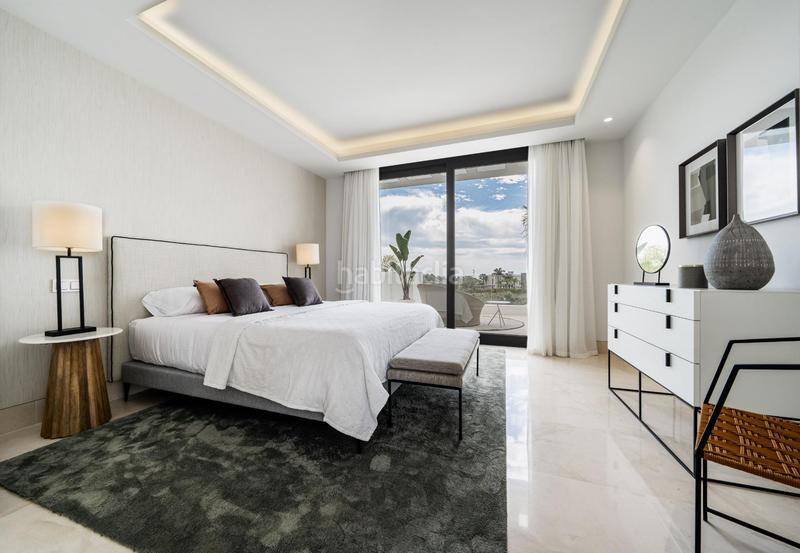 Foto c43a1ebf-02ba-45d5-ad95-21cf8cb9a5f6. Chalet villa de lujo 5 dormitorios y 6 baños con vistas al mar en la milla de oro, en Marbella