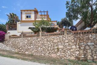Xalet a El Faro de Calaburra - Chaparral. Villa de 6 dormitorios y 4 baños con vistas al mar. zona castill