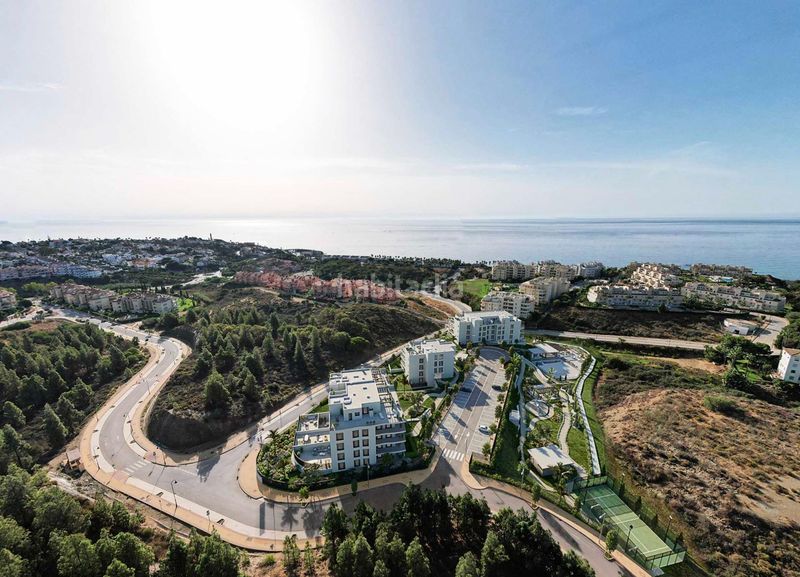 Foto 8054c5ab-746f-4204-a064-eb867f8e41b2. Apartament amb calefacció aparcament piscina a El Faro de Calaburra - Chaparral Mijas