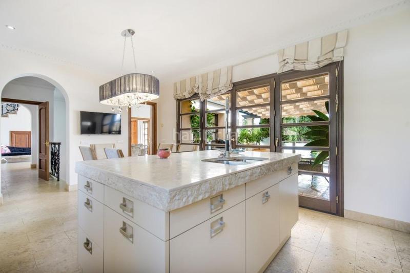 Foto 4e24bd92-db7e-4f36-8093-3da99b23a982. Chalet with heating parking pool in La Quinta Benahavís