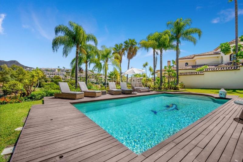 Foto ad34df13-4ed9-42ad-9d04-4ab067f19494. Chalet with heating parking pool in La Quinta Benahavís