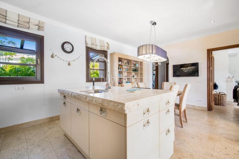 Foto e35cb397-79af-42af-98a3-dd76afb10dbd. Chalet with heating parking pool in La Quinta Benahavís