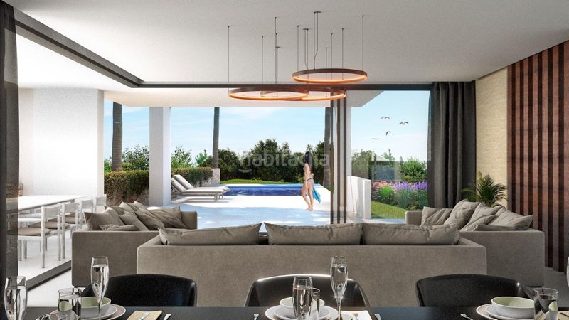 Foto b5273a3f-bb9e-47bd-bbbc-c7e1c4f08729. Xalet amb aparcament piscina a Río Real Marbella