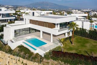 Chalet en La Alquería. Villa de lujo de 5 dormitorios y 5 baños con vistas al golf. la
