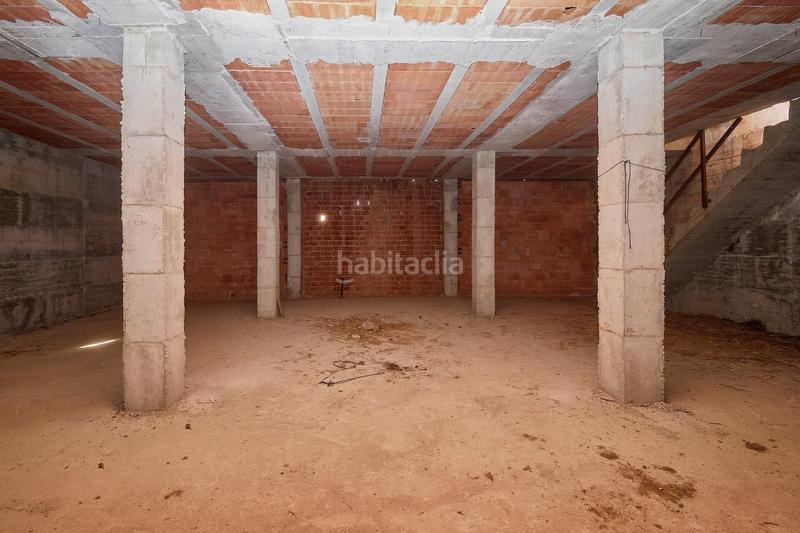 Foto 3179f67a-37d8-46de-9a50-759150bda3d2. Finca rústica terreno rústico de 3.750 metros, con casa de apero, olivares y edificación sin terminar. en Coín