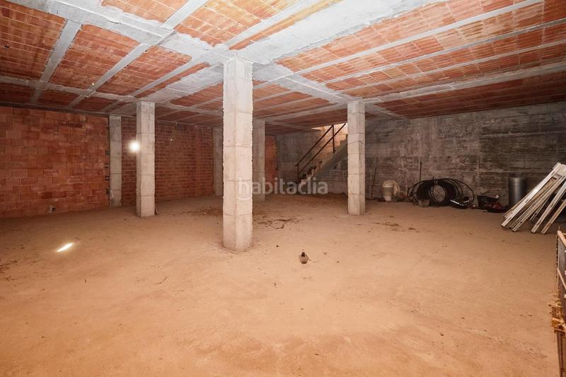 Foto 9dd5e94b-f182-49f3-8ef0-9c25ef9abe6f. Finca rústica terreno rústico de 3.750 metros, con casa de apero, olivares y edificación sin terminar. en Coín