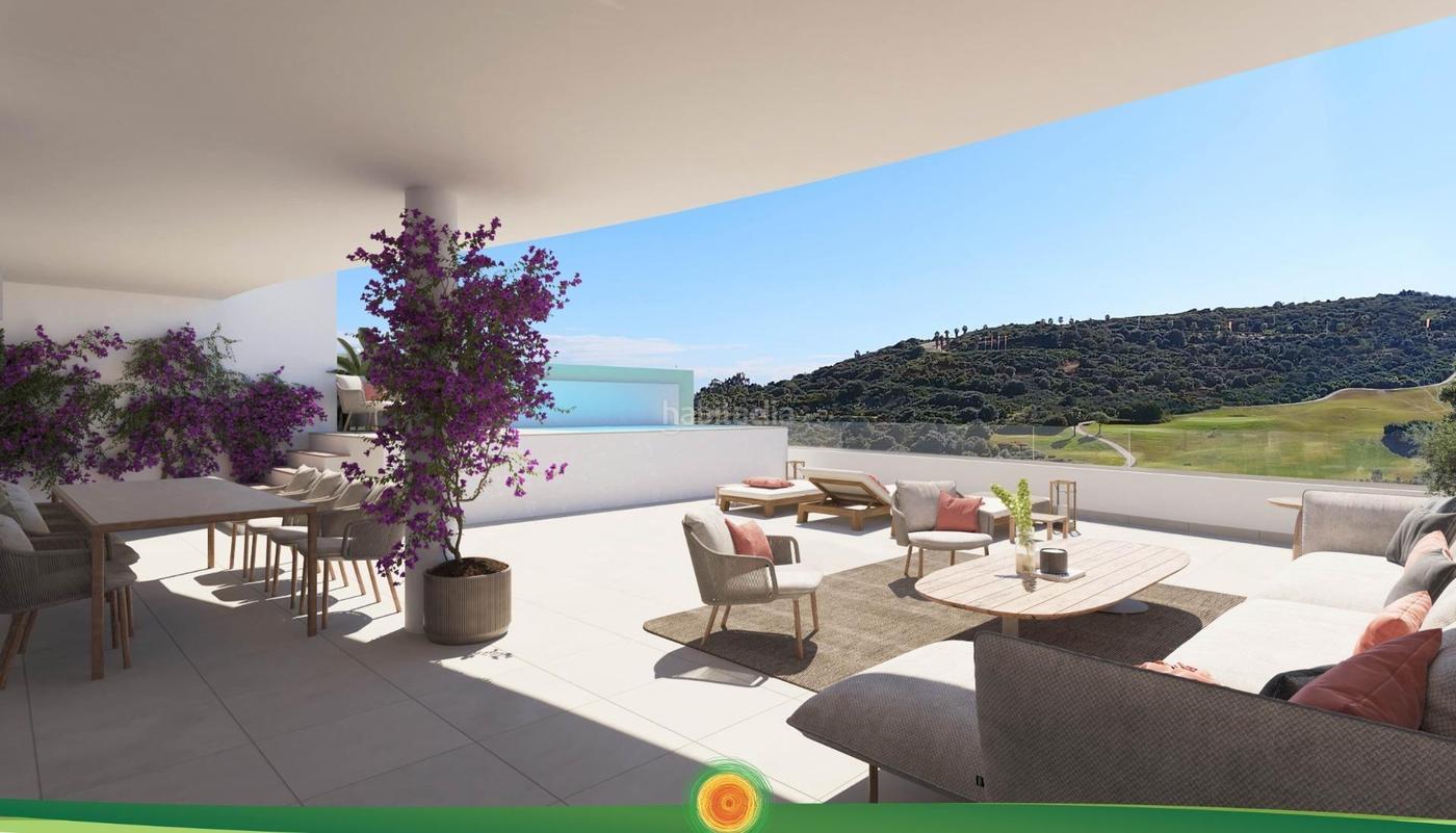 Apartamento bajo de 4 dormitorios y 3 baos con vistas al mar. L La Alcaidesa