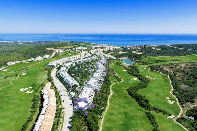 Foto 8c4fdd66-d0b8-425c-9d69-82e21b32d38a. Planta baja apartamento bajo de 4 dormitorios y 3 baños con vistas al mar. en La Alcaidesa