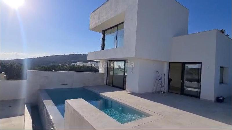 Foto 893d4589-c149-45db-9cc5-9b19cb7d52ec. Chalet villa de lujo de 4 dormitorios con espectaculares vistas al mar. torreguadiaro, san roque en Sotogrande