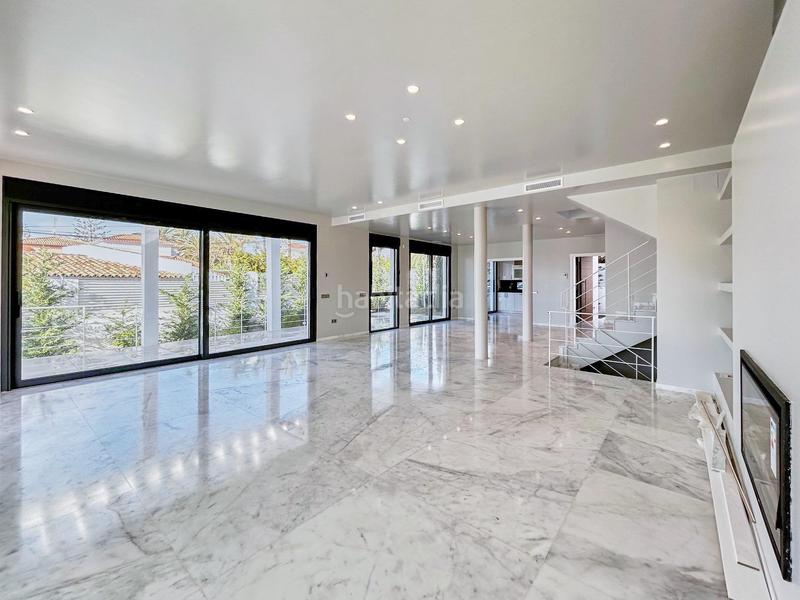 Foto 1e9054e7-ec8d-4c2e-907e-1a2b218507d9. Xalet amb calefacció aparcament piscina a Marbesa Marbella