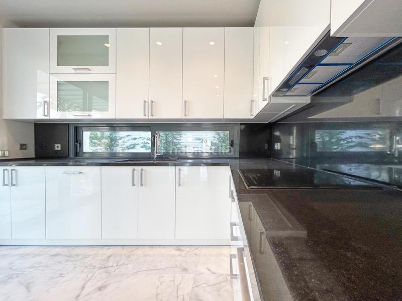 Foto 9ade5210-7744-4eae-8816-9ee36279658f. Xalet amb calefacció aparcament piscina a Marbesa Marbella