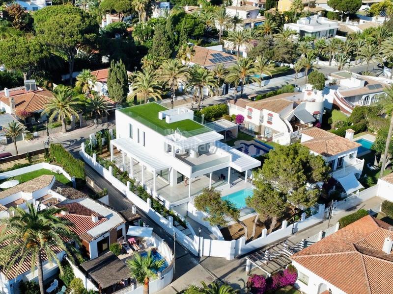 Foto f3292753-7ac2-421c-9436-998d21201d5e. Xalet amb calefacció aparcament piscina a Marbesa Marbella