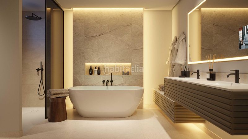 Foto af34fb30-a2a7-4b3b-9f71-2a5b13f12151. Planta baixa amb aparcament piscina a El Madroñal Benahavís