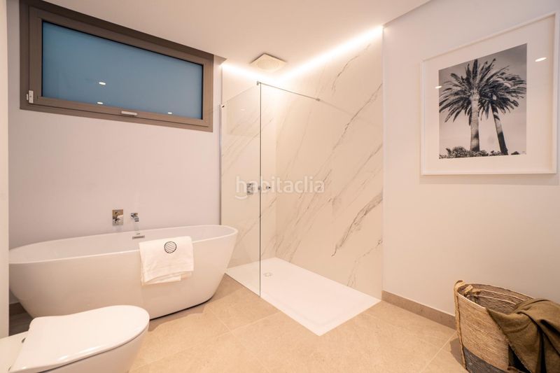 Foto e80ca474-613c-449e-b58c-04f4aa38ed68. Planta baixa amb aparcament piscina a El Madroñal Benahavís