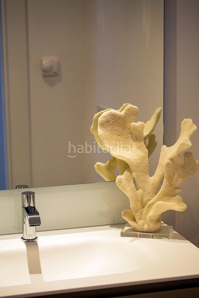 Foto f33e0adb-5a47-47fc-9689-9a76ce963778. Planta baixa amb aparcament piscina a El Madroñal Benahavís