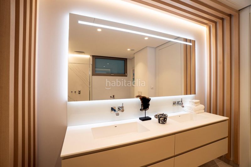 Foto f8ec9e5f-917e-44fd-8229-69495ad462d5. Planta baixa amb aparcament piscina a El Madroñal Benahavís