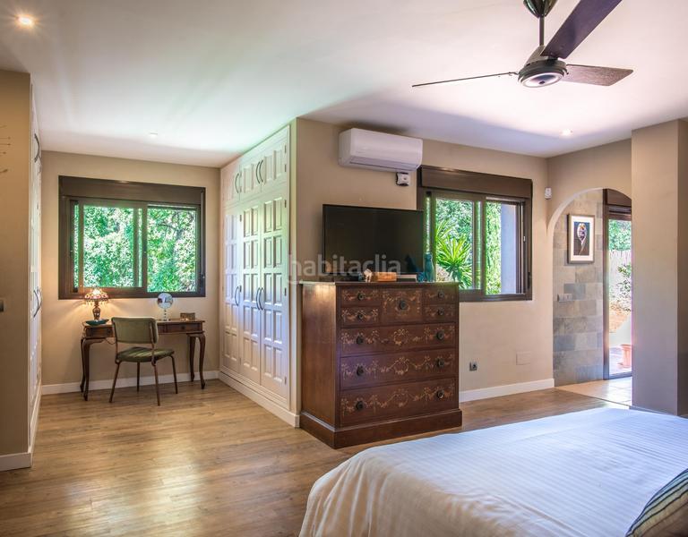 Foto 04dde14c-abbb-4ff3-9a0b-00b3a8040175. Xalet amb calefacció aparcament piscina a altos de Estepona Estepona