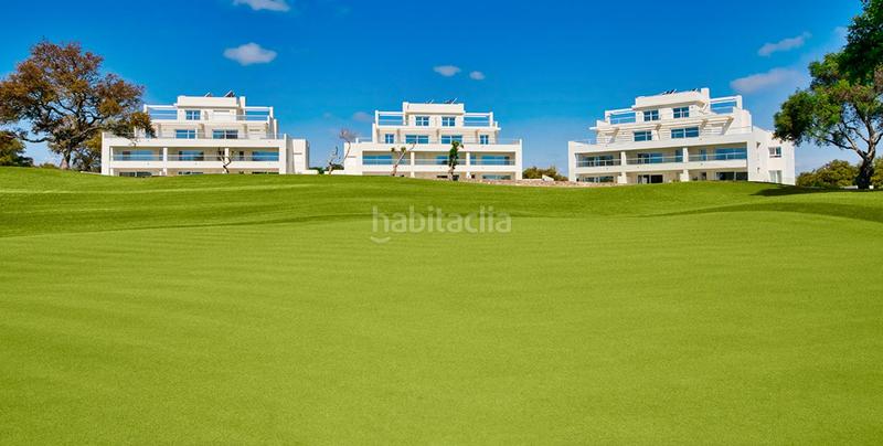 Foto db2bdf6e-2ce1-4ea5-99f9-03dd9ab5e0bc. Àtic amb calefacció aparcament piscina a Sotogrande alto Sotogrande