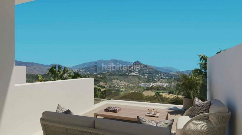 Foto 454de3fd-57fb-4564-b862-1386f678e701. Àtic amb calefacció aparcament piscina a La Concha - Resina Golf Estepona