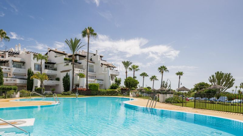 Foto 1c79a39a-036f-4d2b-bdaf-b4b01c33d4e2. Planta baixa amb calefacció aparcament piscina a Estepona