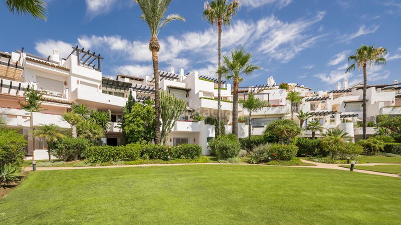 Foto 5b6ed4b0-d035-4a36-9b78-b5488e0ad8db. Planta baixa amb calefacció aparcament piscina a Estepona