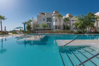 Apartament a Ojén. Apartamento de lujo de 2 dormitorios y 2 baños en exclusiva urba
