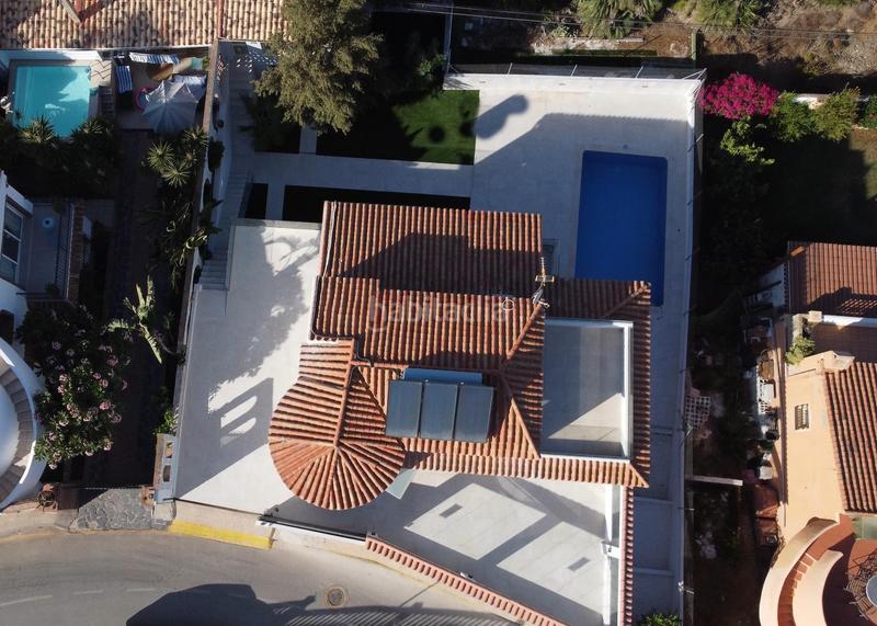 Foto 4464b0c0-999b-4f04-ae0a-eea85e99cfa8. Xalet amb calefacció aparcament piscina a El Faro de Calaburra - Chaparral Mijas