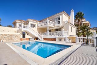 Xalet a Mijas pueblo. Villa mijas costa, vistas mar, 5 hab, 4 baños, lpo, lictur, apt