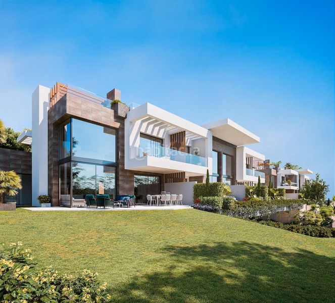 Foto 4f34e541-69e0-45cb-b311-f084b0a485d0. Casa adossada amb aparcament piscina a Río Real Marbella