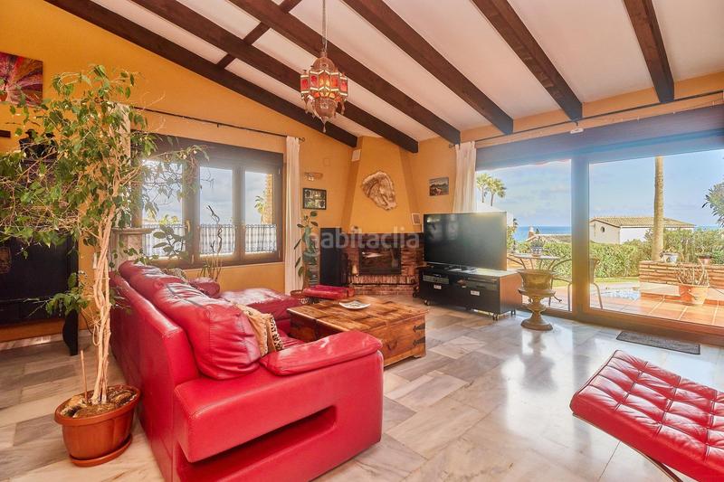 Foto 86084716-b89b-4cb0-8fec-2bd52d0cb097. Chalet oasis andaluz espectacular villa de una planta con jardín tropical y vistas de ensueño en Mijas