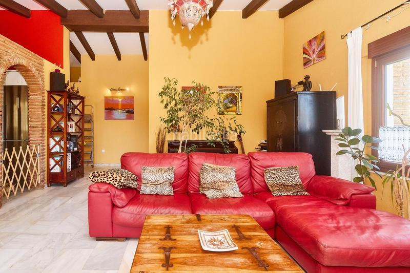 Foto 929e4de0-c30e-4a22-b580-c1388025021f. Chalet oasis andaluz espectacular villa de una planta con jardín tropical y vistas de ensueño en Mijas