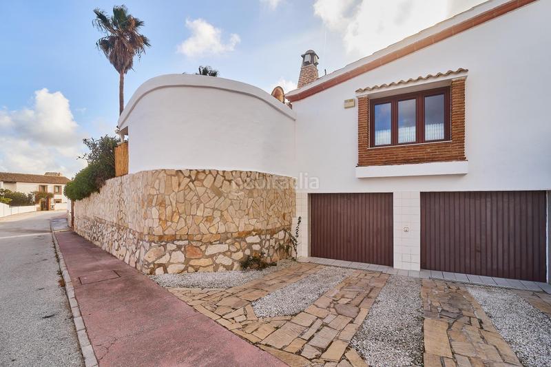 Foto 9b1bf179-2b85-4835-a6e0-82b994764f77. Chalet oasis andaluz espectacular villa de una planta con jardín tropical y vistas de ensueño en Mijas