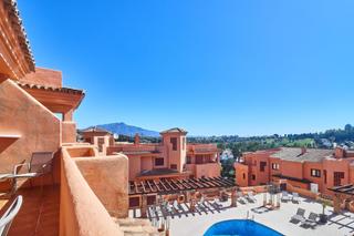 Apartament a El Paraíso. Exclusivo apartamento de lujo en royal marbella  vistas panorámi