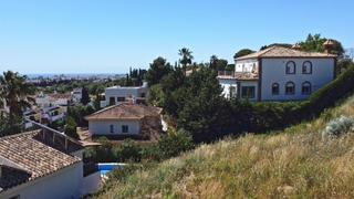 Terreny residencial a Mijas pueblo. Parcela urbana en tranquila urbanización cerrada y privada. vist