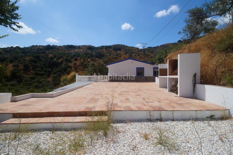 Foto db2d8fee-2bfc-4e81-b1fa-8308f9e1176f. Fondo rustico in Guaro