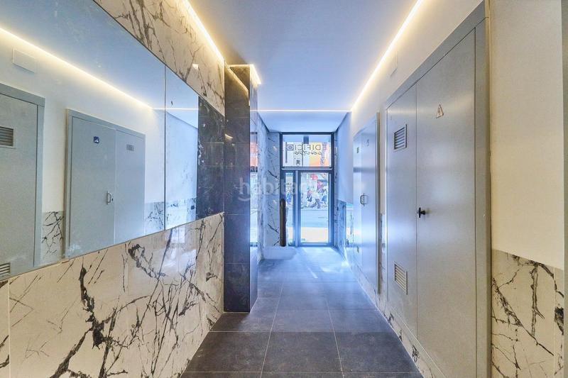 Foto 4bb89c90-19c8-4e34-ac8f-ab5550d8e773. Apartamento en calle conde san isidro 14 apartamento de 3 dormitorios y 2 baños centro en Fuengirola