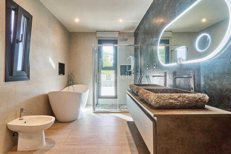 Foto 1204163a-e84c-4232-8bbd-5dd73b50671b. Xalet amb calefacció aparcament piscina a El Faro de Calaburra - Chaparral Mijas