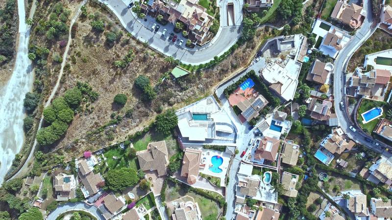 Foto 3c16a7aa-9045-423e-8e0a-1d4dee191107. Xalet amb calefacció aparcament piscina a El Faro de Calaburra - Chaparral Mijas