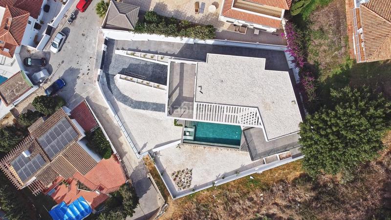 Foto 5deee224-e31b-4eb7-8810-922aa0b21007. Xalet amb calefacció aparcament piscina a El Faro de Calaburra - Chaparral Mijas