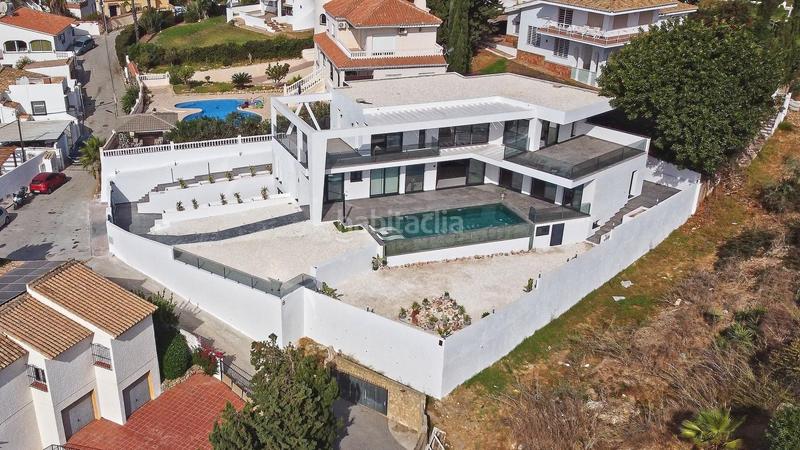 Foto 7cf85c9d-83dd-416c-b29c-f8e8edbbb2d7. Xalet amb calefacció aparcament piscina a El Faro de Calaburra - Chaparral Mijas