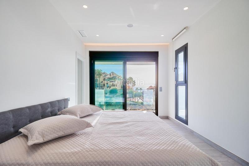 Foto 9061d044-a5bc-4faa-a2eb-a416219c2e02. Xalet amb calefacció aparcament piscina a El Faro de Calaburra - Chaparral Mijas