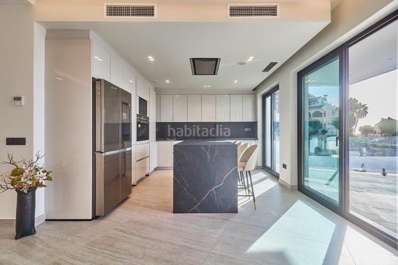 Foto df1e542a-94ee-421e-b3b3-d2d7f32e4273. Xalet amb calefacció aparcament piscina a El Faro de Calaburra - Chaparral Mijas